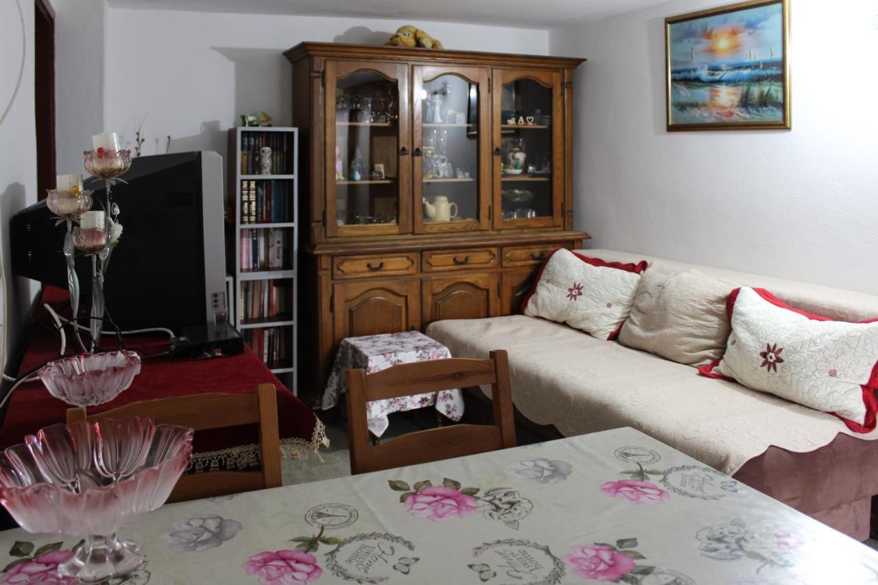 Apartman Lana Petrovac na moru Exterior foto